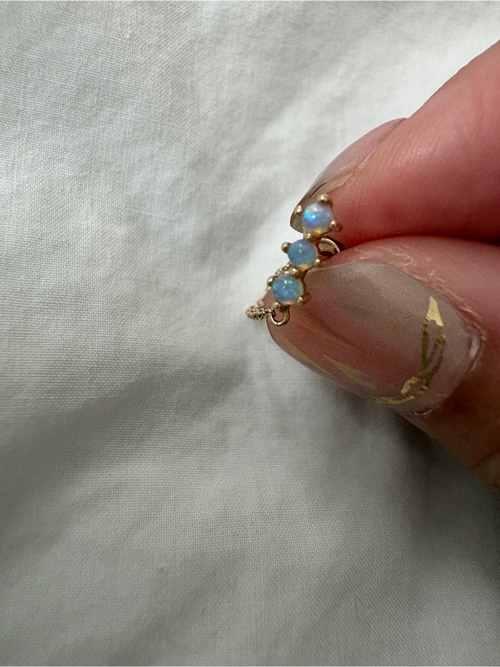 mejuri single trio opal chain stud 14k yellow gold (single earring) - Picture 12 of 14